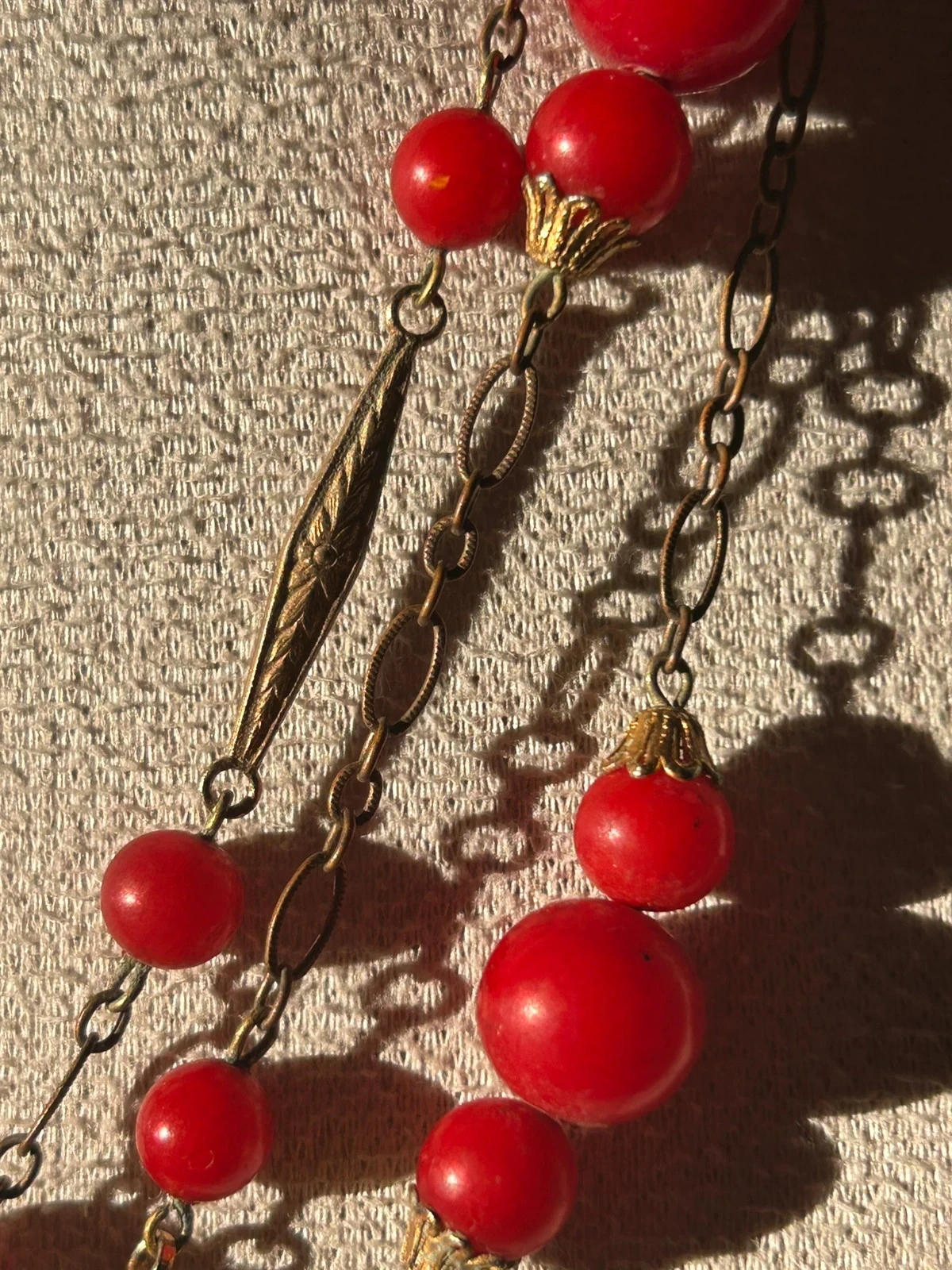Collier vintage 3 rangs rouge corail Année 50/60 – photo 4